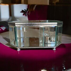 VTG Octagonal Glass Music Box Etched Rose Design & Silver-Tone Trim READ